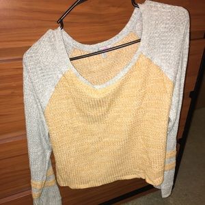 Long sleeve crop top